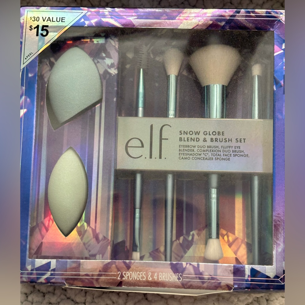 ELF Snow Globe Blend & Brush Kit W/sponges. “NEW”